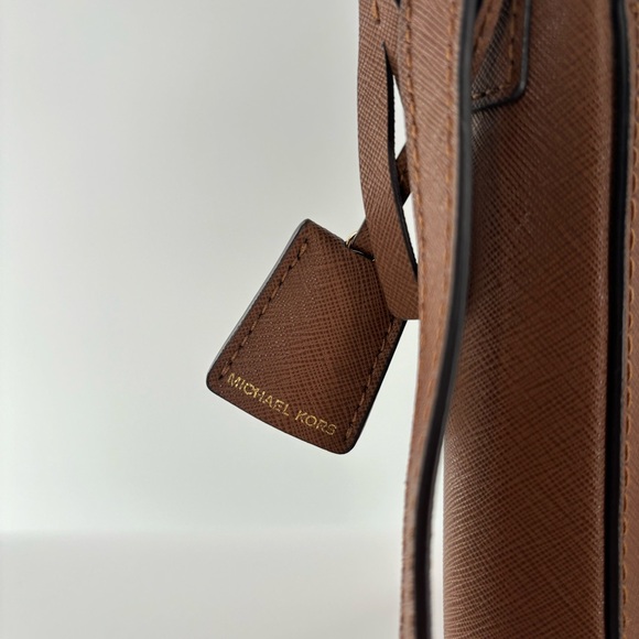 Michael Kors Hamilton Crossbody Purse - Picture 3 of 12